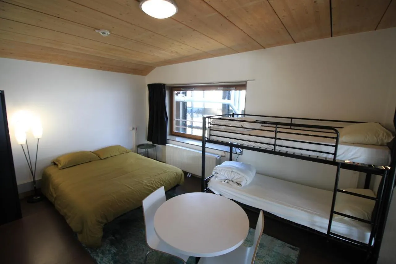Auberge De Jeunesse Hi Paris Yves Robert Hostel