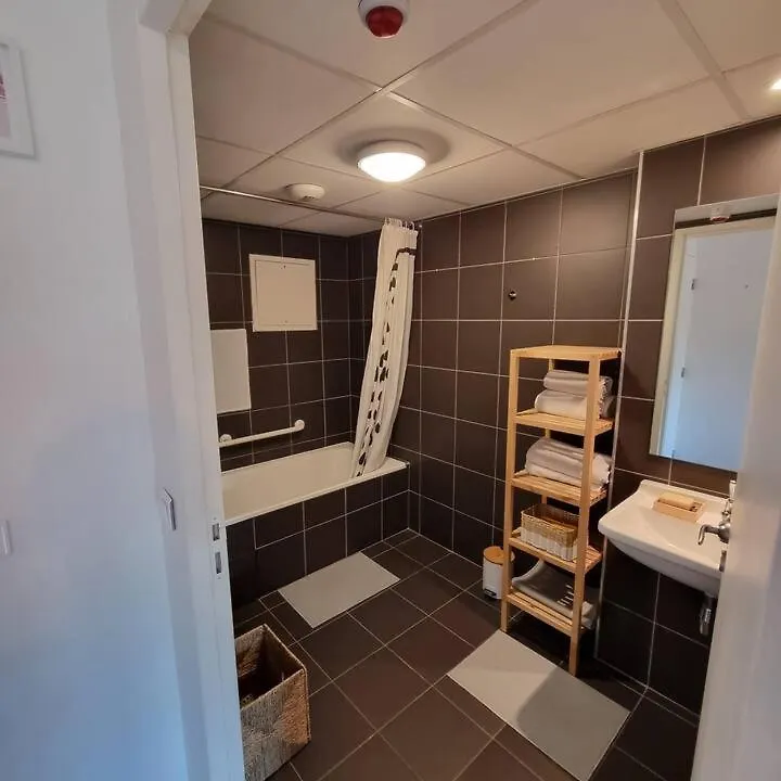 Hostel Auberge De Jeunesse Hi Paris Yves Robert France