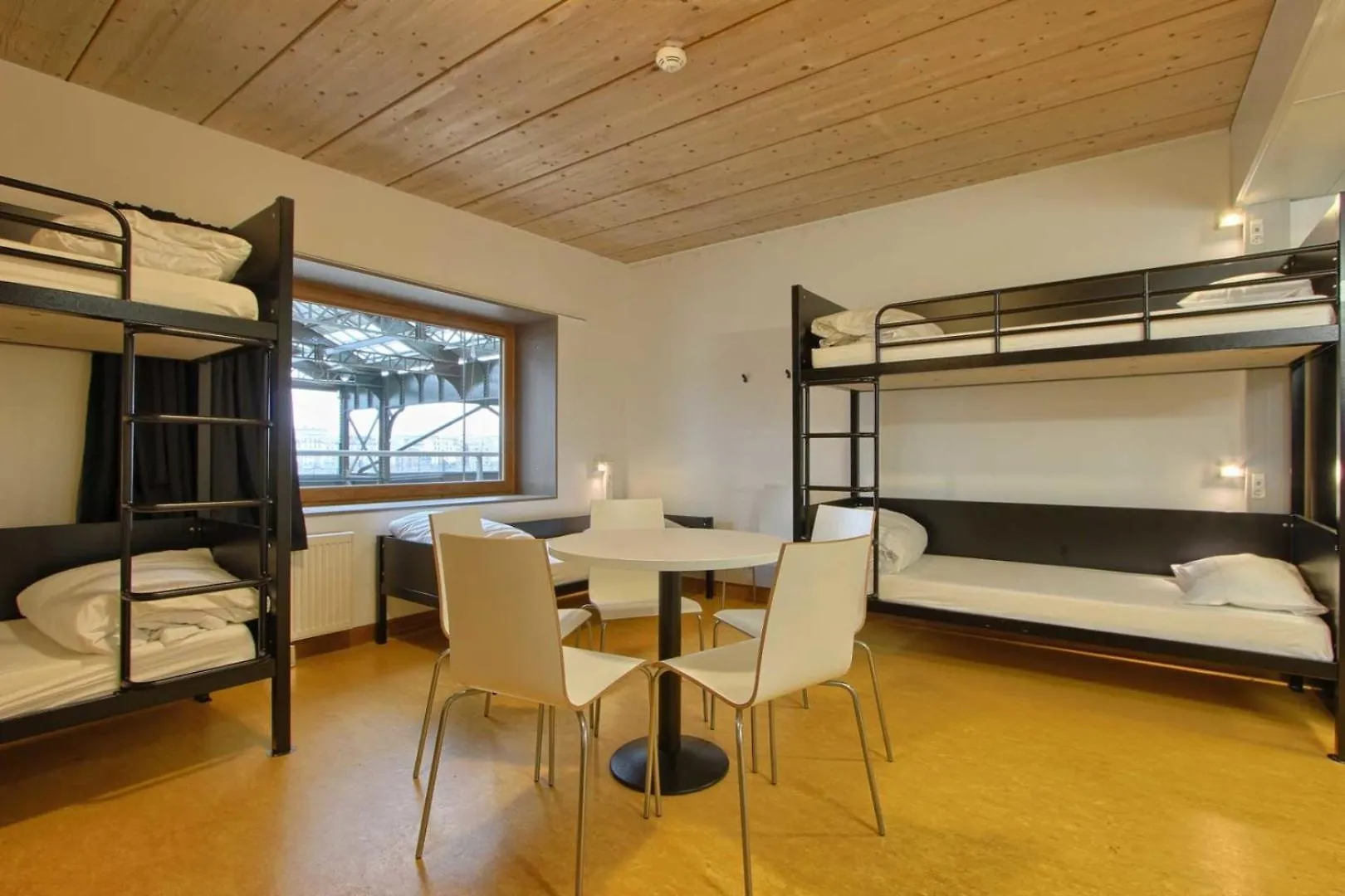 Hostel Auberge De Jeunesse Hi Paris Yves Robert