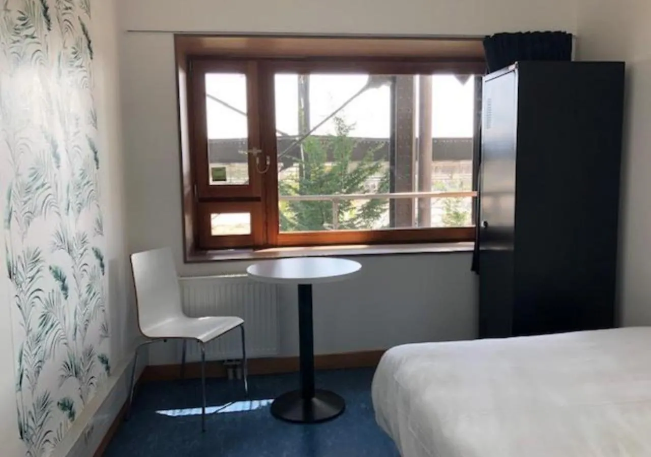 Auberge De Jeunesse Hi Paris Yves Robert